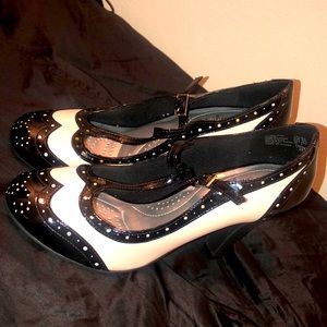 Dexflex Comfort shoes Size 8.5 womens